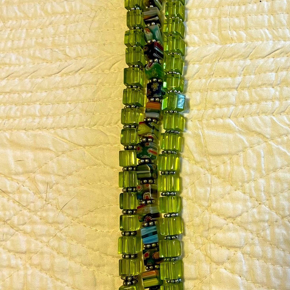 Glass bead bracelet